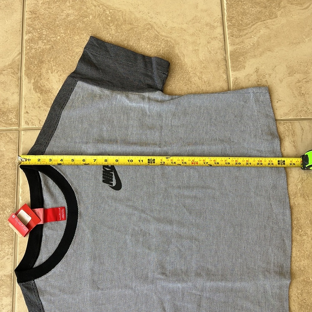 Nike Crew Rally Top - Picture 14 of 16